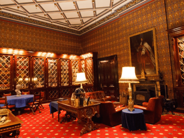 Allerton-Castle-800-×-400px-7